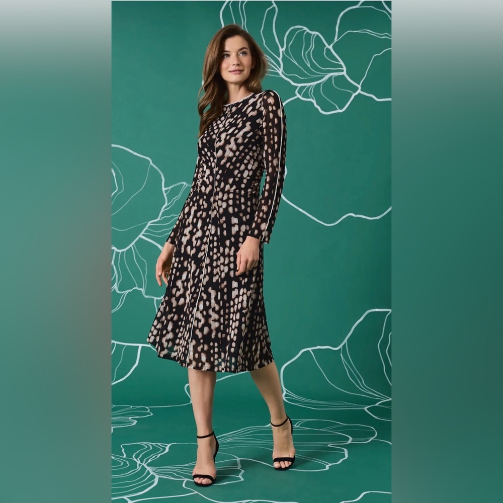 Maggy London LESLIE FIT & FLARE IN CASCADING SPOTS